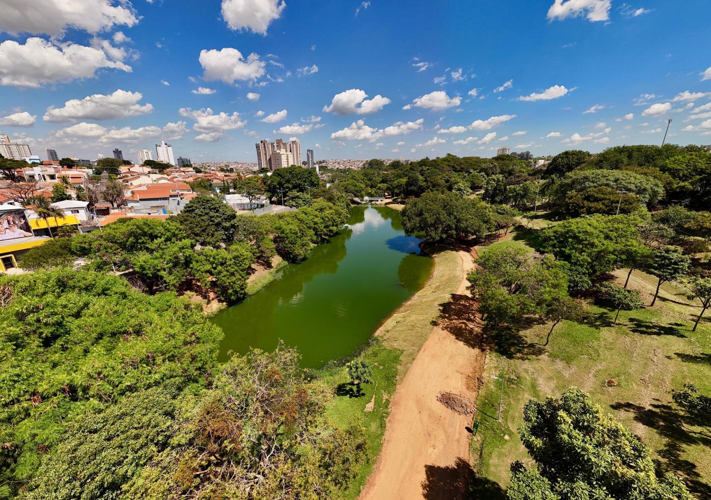 Revitalização do primeiro trecho do Parque Ecológico avança com foco em segurança e preservação ambiental