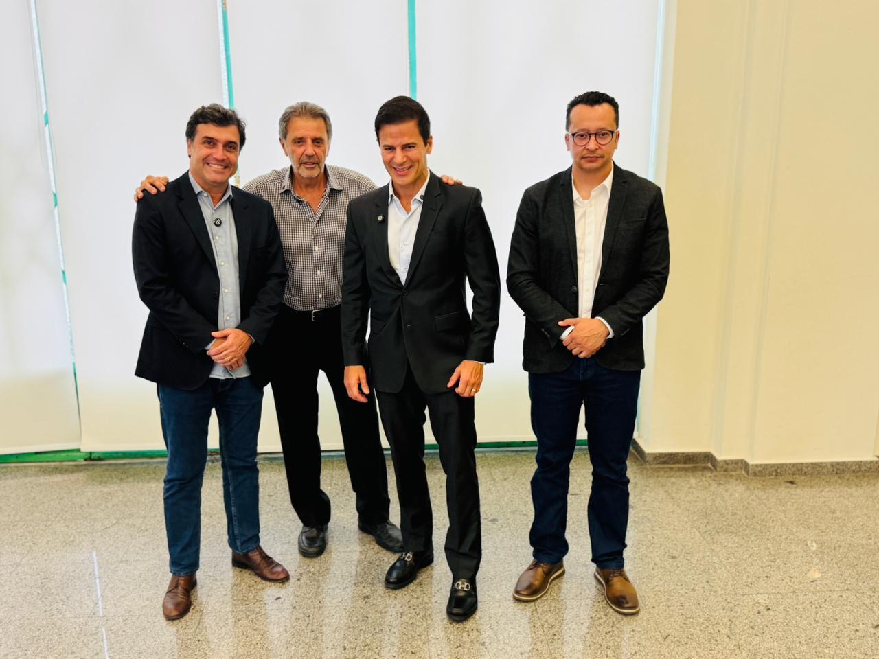 Prefeito e secretário avançam em pautas de segurança pública em reunião no Estado