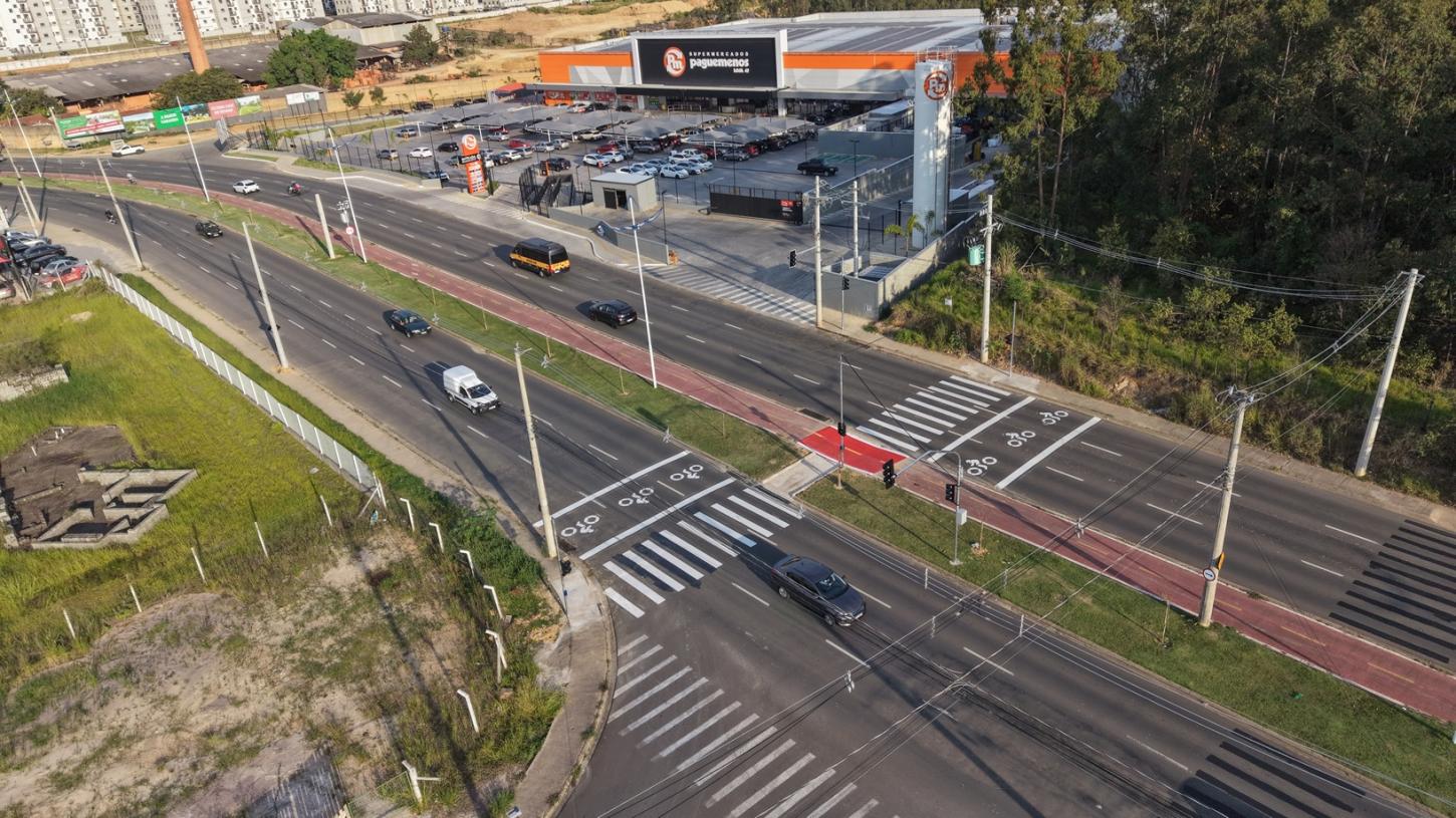 Secretaria de Mobilidade Urbana implanta semáforo para pedestres na Avenida Manoel Ruz Peres