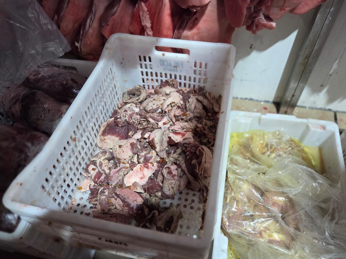 Polícia apreende 350 kg de carnes em açougue de Indaiatuba
