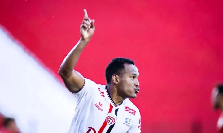 Afonso se torna o maior zagueiro artilheiro da história do Primavera