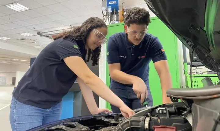Bosch abre 80 vagas para cursos técnicos na região de Campinas e lança formação em Engenharia Automotiva, em parceria com o Senai