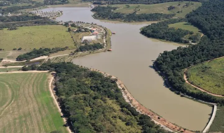Saae conclui mais uma etapa do desassoreamento na represa do Mirim